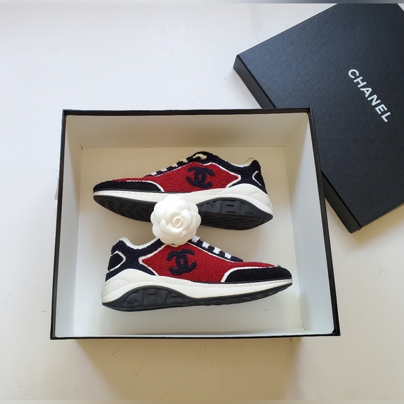 (SALE)Chanel Limited Edition CC Logo Sneakers - Picture 1 of 12